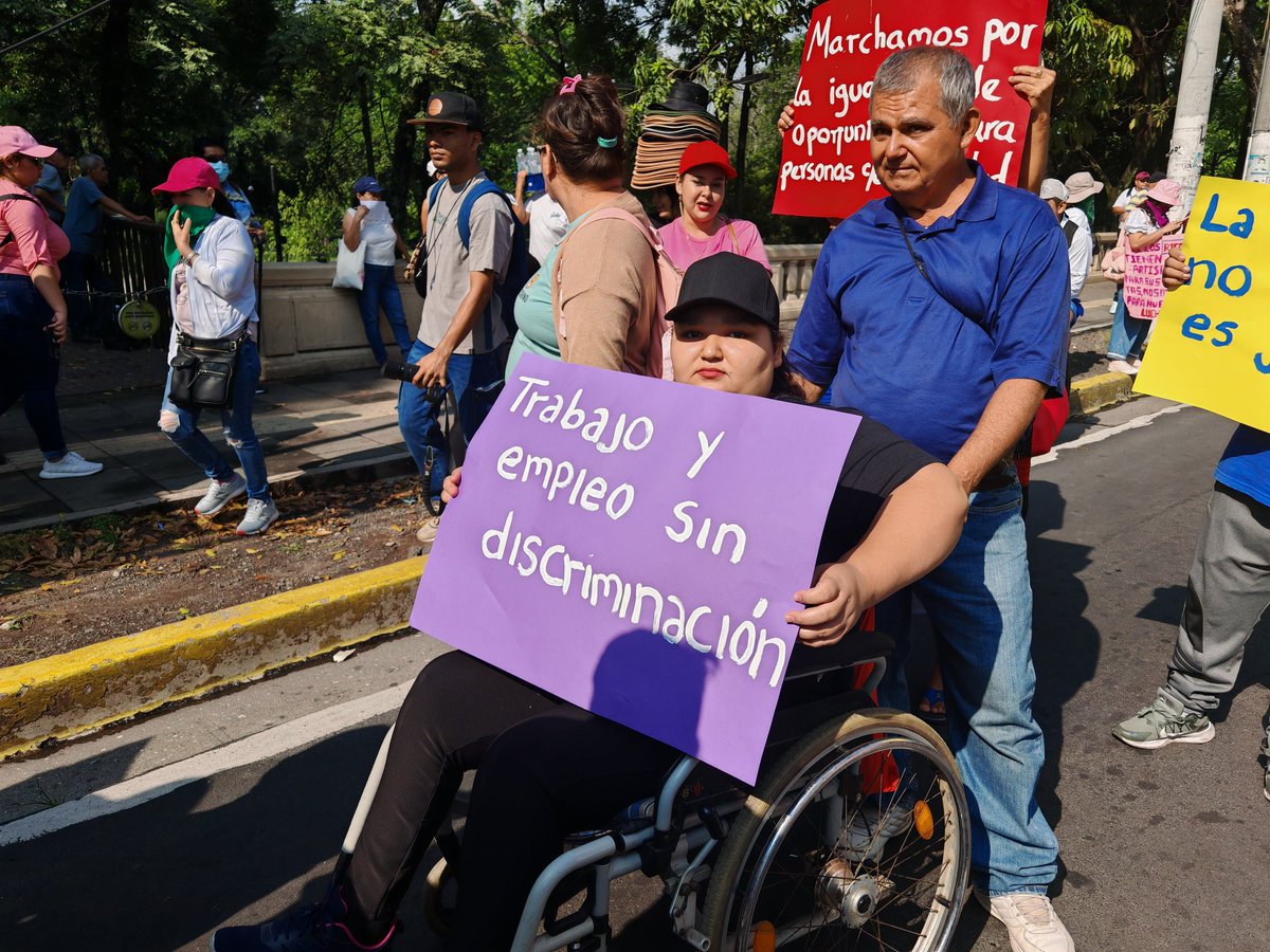 Marchamos todas y todos por la reivindicación al derecho al trabajo y empleo digno para las personas con discapacidad.#Vivirsinbarreras #sinacciónnohayinclusión <a href="/radioyskl/">Radio YSKL 📻 💻 📲</a> <a href="/ysuca91siete/">Radio YSUCA 91.7 FM</a> <a href="/SonoraFM_sv/">Sonora FM</a> <a href="/TelenoticiasGMV/">Telenoticias Megavisión</a> <a href="/teledos_tcs/">Teledos</a> <a href="/PDDHElSalvador/">PDDH El Salvador</a> <a href="/AsambleaSV/">Asamblea Legislativa 🇸🇻</a>