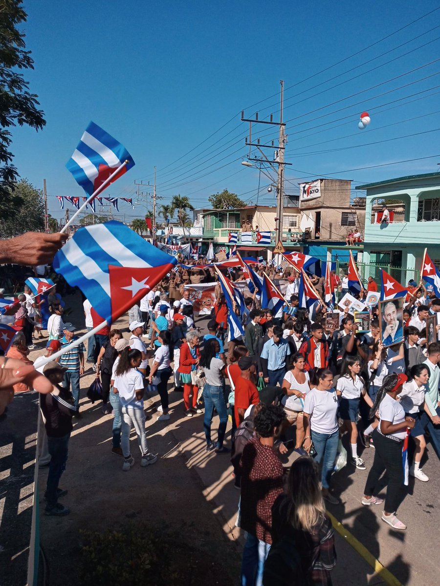 OrberaNiurka's tweet photo. Mayabeque en #1Mayo. Demostración de un pueblo unido que sigue a su #revolución y a la máxima dirección del país.
@UlisesGuilarte 
#PorCubaJuntosCreamos https://t.co/o2AjIIaNZS
