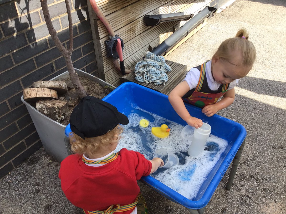 AthertonStG's tweet image. Seeedlings topic this term is Down at the Farm.
We definitely made the most of this glorious weather.
#counting #animals #sorting #groups #printing #playdough #pigs #ducks #water #cool #refreshing #EYFS #creatingabetterfuture #thewingsway