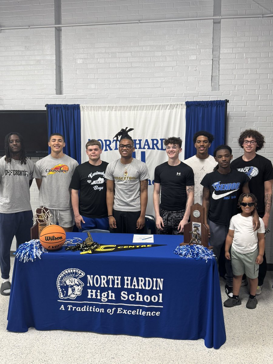 Miklos Melton Jr. signed his letter of intent to continue his academic and athletic career at Centre College yesterday!! Congrats Junior, you deserve this moment!!⚪️💙🔵

#TrojanWay #TrojanCulture