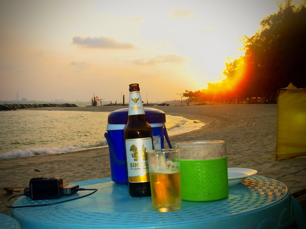 ผมเป็นคนขี้น้อยใจ ผมเป็นคนที่คิดมากในทุกๆเรื่อง เวลาผมเหนื่อยมากๆก็จะเงียบใส่คนอื่นโดยไม่รู้ตัว ผมเป็นคนรักคนอื่นมากกว่าตัวเอง ผมเป็นคนใจร้อนที่บางทีแกล้งใจเย็น ในตัวผมมีข้อเสียมากกว่าข้อดี