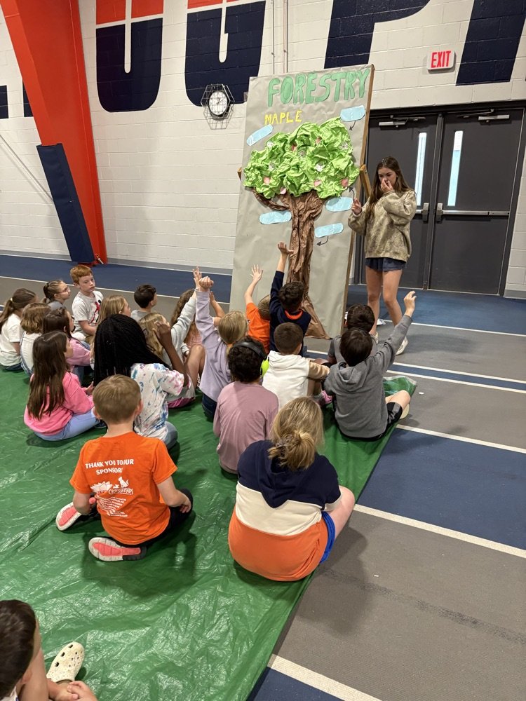HS Ag Business students had a blast hosting 2nd Grade Ag show yesterday despite the weather! Hope to see everyone Saturday from 9-11 at the community ag show!