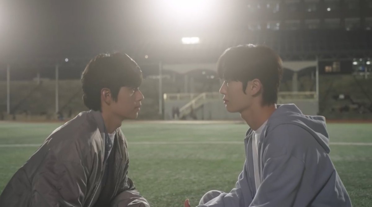 minthedanslayer's tweet image. ugh just kiss already #SomethingIsNotRightEp5