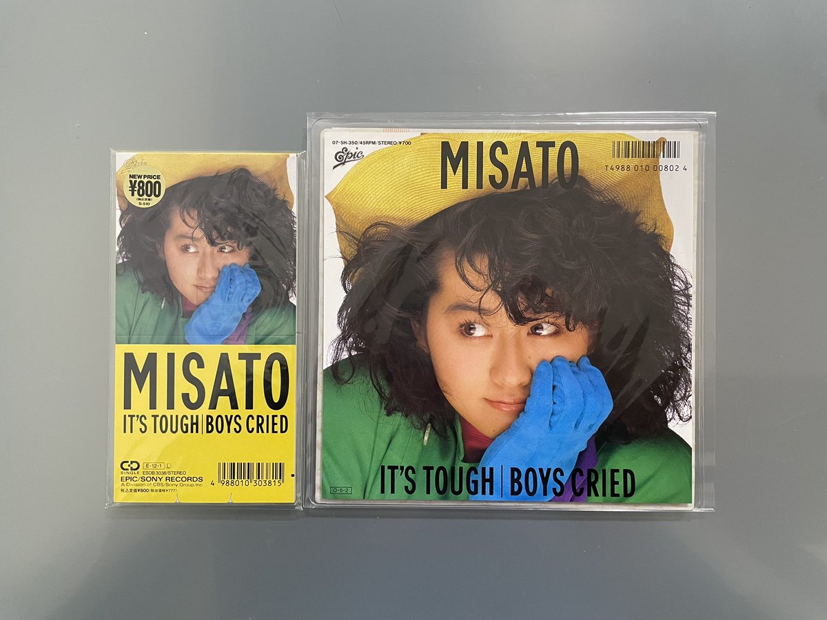 hanimage58's tweet photo. 1987年5月2日に渡辺美里ちゃんの「IT'S TOUGH/BOYS CRIED(あの時からかもしれない)」が発売されて38周年。後にSPEEDをプロデュースされる伊秩弘将さんの作曲家デビュー作で両曲とも格好良い仕上がりです。なぜか8cmCDは早々に廃盤になり入手までに苦労しました。
#渡辺美里
#ITSTOUGH
#BOYSCRIED https://t.co/UwOdq3YXcA