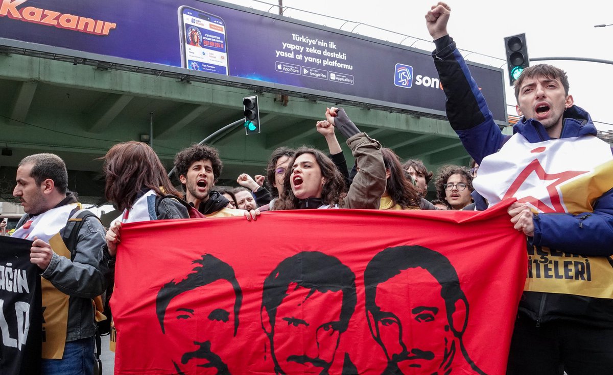 Ya açlık, geleceksizlik, kölelik ya onurlu bir direniş.

Ya onlar ya biz!