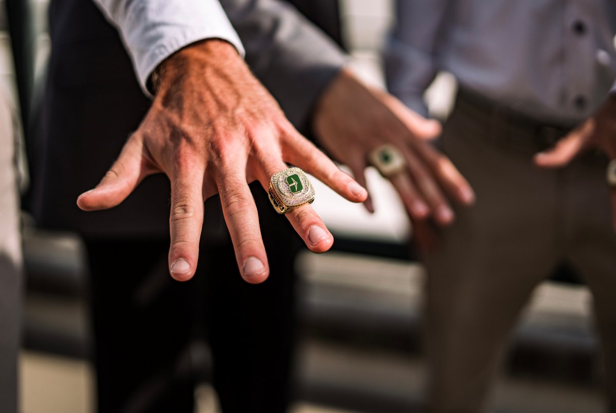 CharlotteMSoc's tweet image. 𝐓𝐡𝐞 𝐂𝐡𝐚𝐦𝐩𝐬 💍
Forever champions, the 2024 Boys in Green. 🤙
#GoldStandard ⛏️
