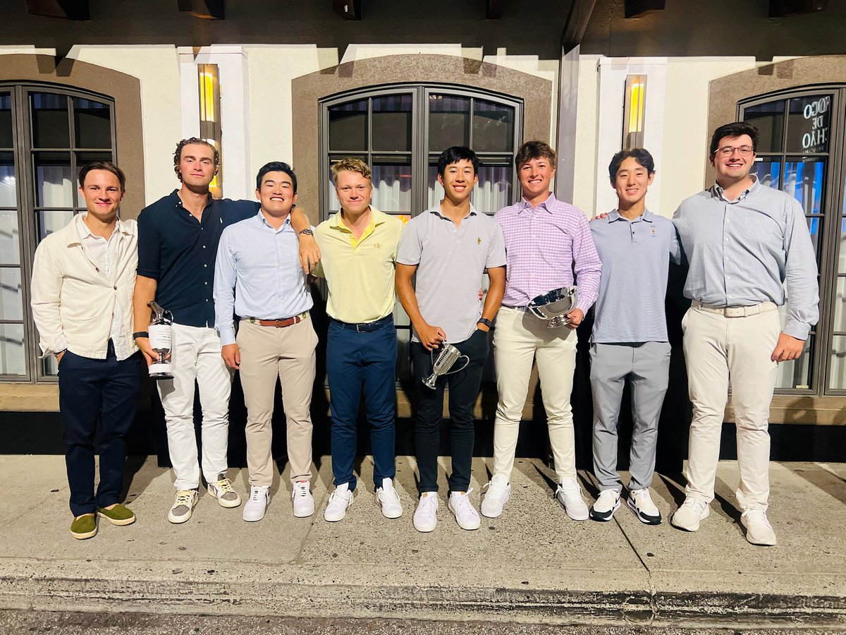 A great night for a good meal and presenting team awards. Congrats to...
🏆Benjamin Reuter - Bobby Jones Award (Player of the Year)
🏆Aidan Tran - Charles Yates Cup (Outstanding Academic Achievement)
🏆Kale Fontenot - Watts Gunn Trophy (Most Improved Player
#StingEm