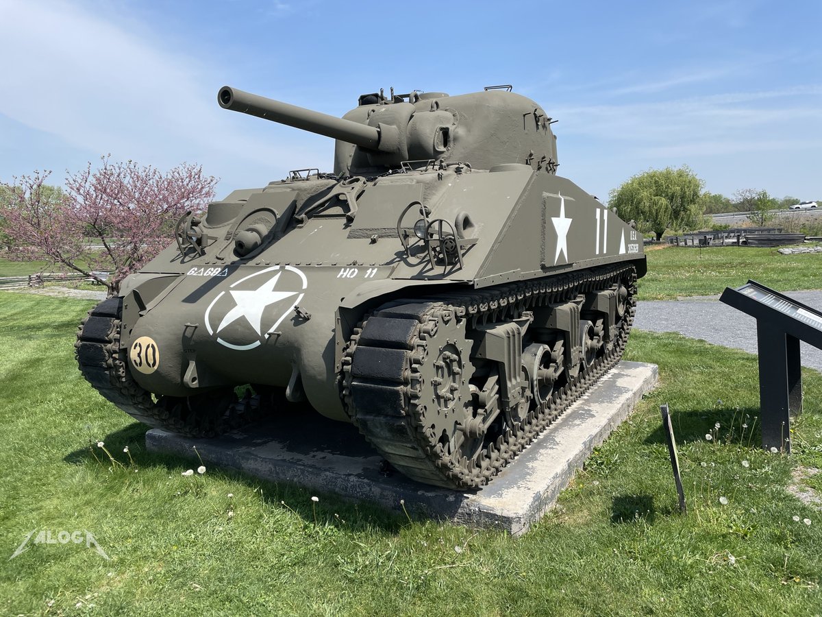 ZalogaSteven's tweet image. I was up at the US Army Heritage and Education Center's Ridgway Library today doing book research. The weather was especially nice, so I photographed their M4A3 medium tank, one of several AFVs on display there.
