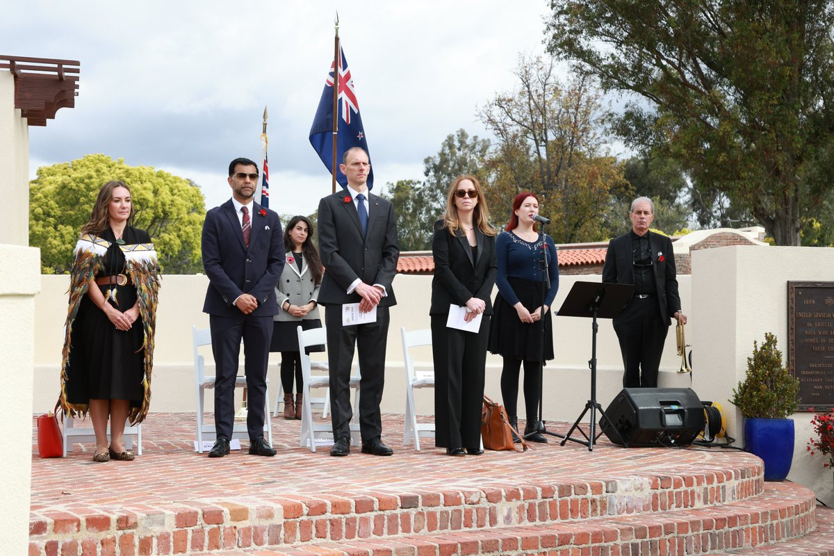 On Sunday, we gathered at the Los Angeles National Cemetery to honour the courage, sacrifice, and enduring legacy of the ANZACs. We remembered those who served and those who never returned. To all who joined us—veterans, families, diplomats, officials, and friends of Aotearoa New
