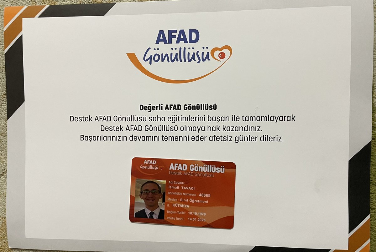 Afad gönüllü kimlik kartımızı aldık. Kütahya Afad il müdürlüğü personeline teşekkür ederim. Afetsiz günlerde kullanırız inşallah.