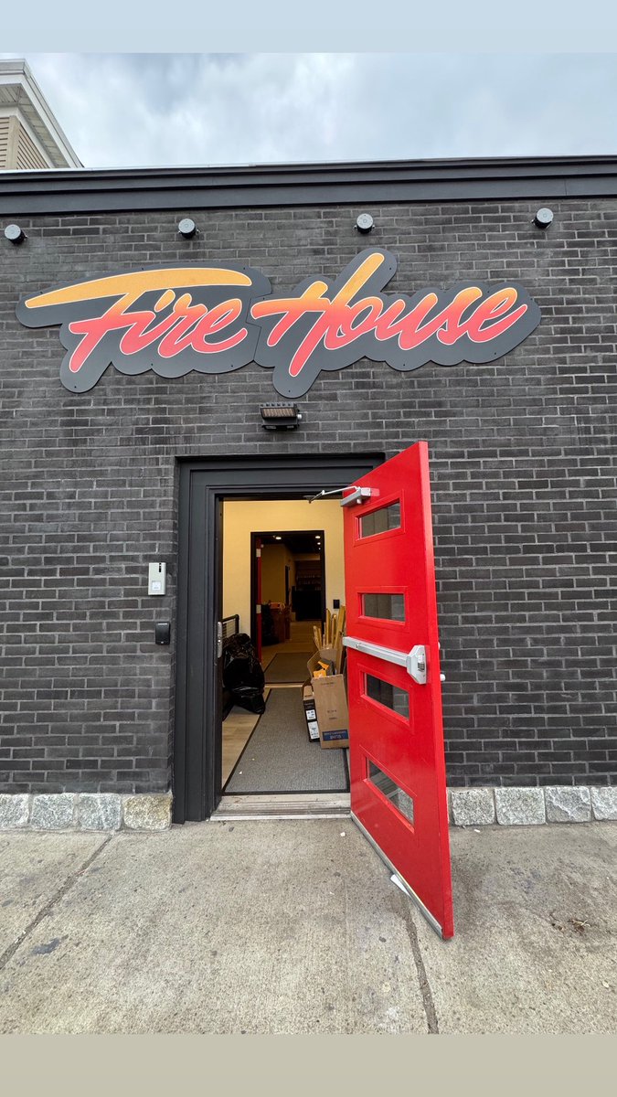Ziggy617's tweet photo. Coming soon to Hyde Park!! #localcannabis #bostoncannabis https://t.co/oTnhQfqdm5