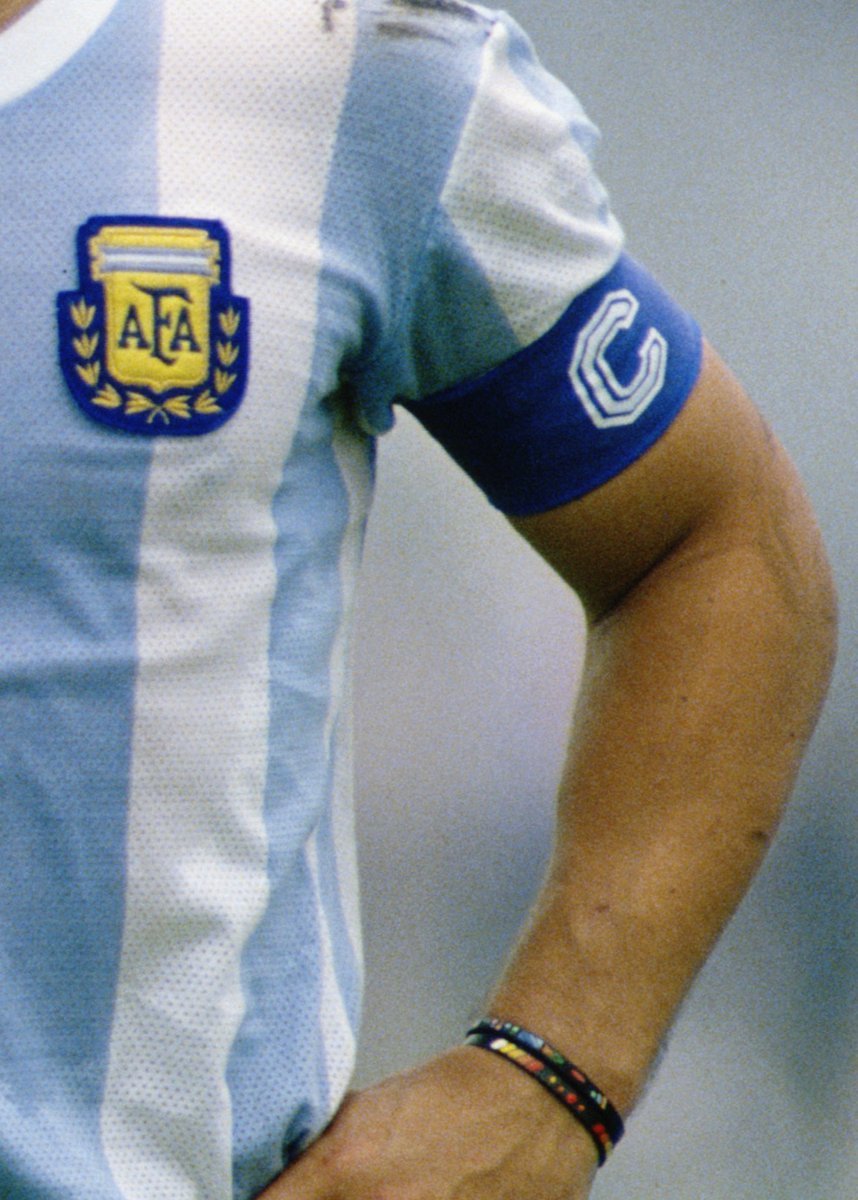 WalterRotundo's tweet image. Sin más armas en la mano, que una pulsera...