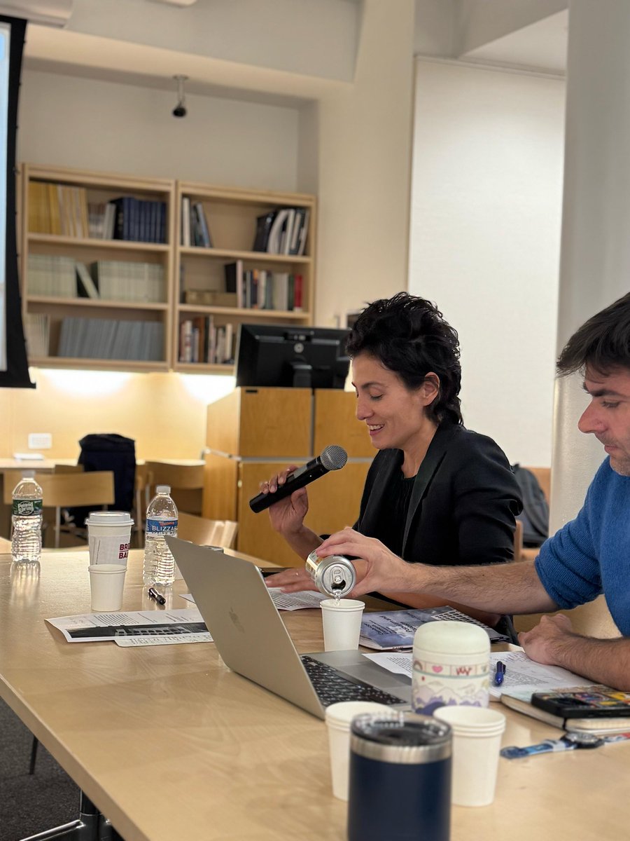 JaneyProgram's tweet image. Different authors like Melissa Amezcua, Carlos de la Torre and @EmmaGuerisoli joined us today!
