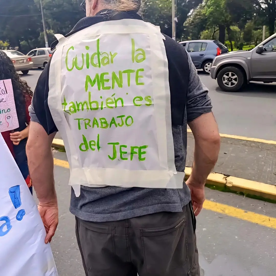 AutistasEc593's tweet photo. ¡Este 1º de mayo decimos basta! Ni inclusión simbólica ni capacitismo encubierto. Exigimos condiciones reales para trabajar con dignidad.

#TrabajoDigno #Neurodiversidad
 #Inclusión #Neurodivergentes #Discapacidad
#BloqueNeurodiverso #1M
#TrabajoDigno
#NadaDeNosot1Nosotres https://t.co/saEqUjv07O