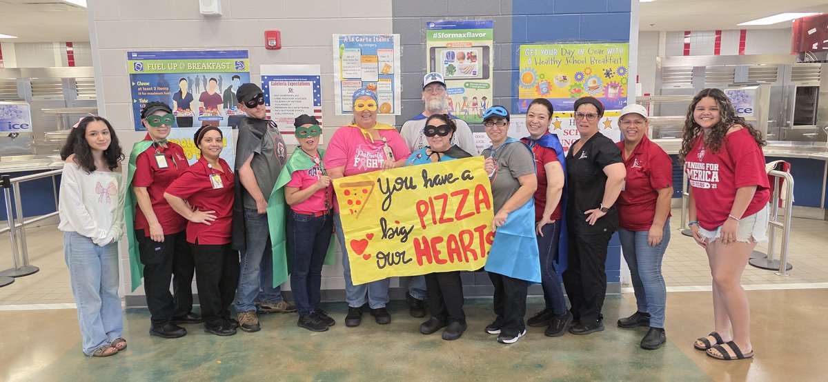 SAVeteransHS's tweet photo. 🍽️ Huge thank you to our incredible cafeteria staff on School Lunch Hero Day! You keep us full, focused, & feeling appreciated! 💙 Big shoutout to Student Council for the banner & support! 👏 #PatriotNation #ILIF #1Team1Family #LunchHeroes https://t.co/mO4iP31UFe