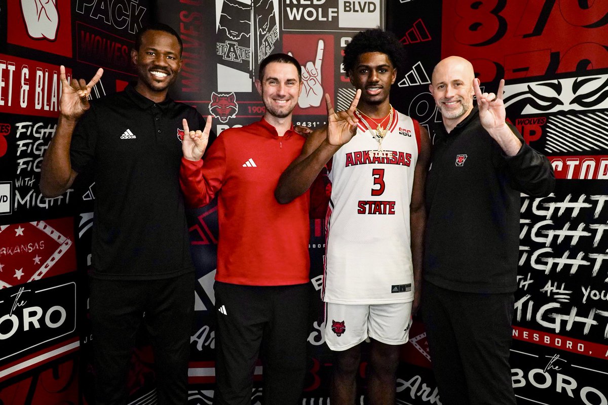 Royal Blue Smith tweet media