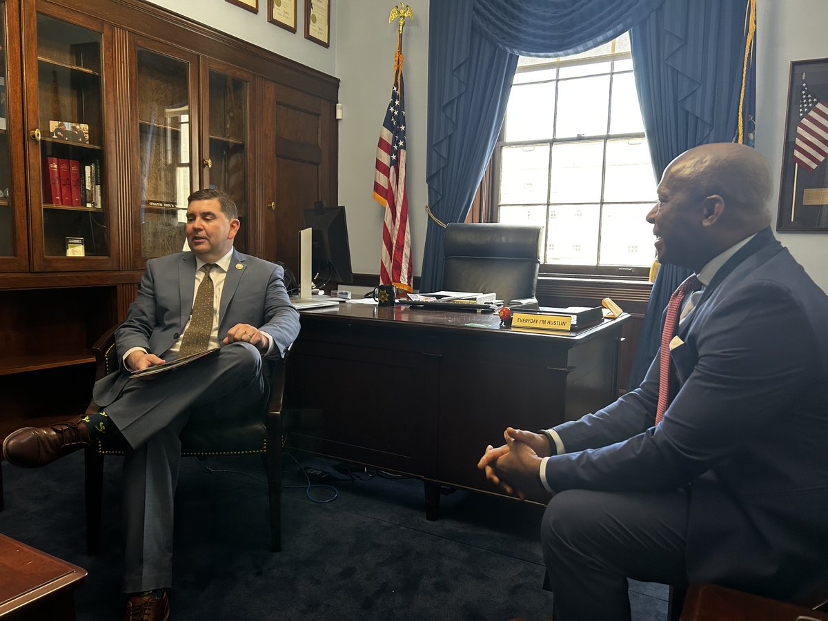 SUNY Oswego (@sunyoswego) on Twitter photo President Nwosu met with <a href="/SenSchumer/">Chuck Schumer</a>, <a href="/RepTenney/">Rep. Claudia Tenney</a> and <a href="/JohnMannionNY22/">Congressman John W. Mannion</a> '98 in D.C. to advocate for access, affordability and research funding in higher education.
SUNY Oswego proudly leads as a regional economic engine and student success incubator for NYS. ππ President Nwosu met with <a href="/SenSchumer/">Chuck Schumer</a>, <a href="/RepTenney/">Rep. Claudia Tenney</a> and <a href="/JohnMannionNY22/">Congressman John W. Mannion</a> '98 in D.C. to advocate for access, affordability and research funding in higher education.
SUNY Oswego proudly leads as a regional economic engine and student success incubator for NYS. ππ