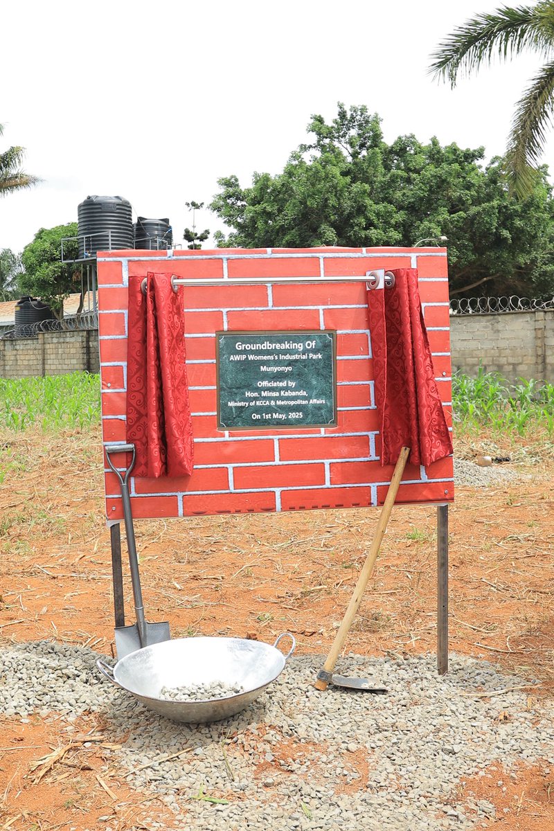 e_kasenene's tweet image. Deepest gratitude to our partners, sponsors &amp;amp; well-wishers:
@housingfinanceU @OrtusC @isdb_group @UWEAL_Ug @dfcugroup @Dfcubankuganda @UIRI_UG @MoLGUganda @UNBSug @damali_ssali @_AfricanUnion @_Comfwb and many more.
Together, we are building the future.
#AWIP #GroundBreaking