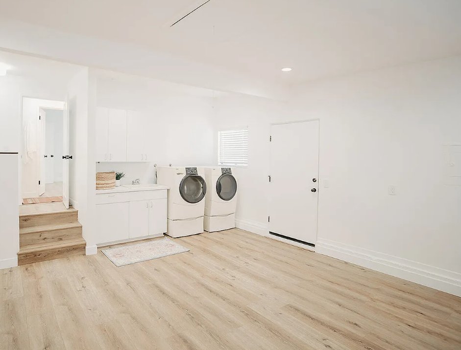 🚗➡️🏡 From garage to gorgeous! Transform your unused space with stylish new flooring. cqfloors.com
#GarageConversion #ADUDesign #HomeUpgrade