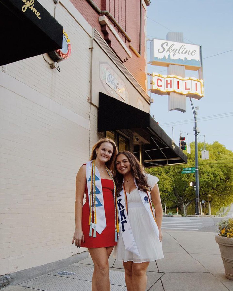 Skyline_Chili's tweet photo. Diploma in one hand, Skyline in the other! 🎓​

Tag a grad for a chance to win a gift card! ​

📸: @Gibson_Pope_​

FB User: Sarah Kay Photography​

IG Users: m.swens, paigey.peacock, eva.schomaeker https://t.co/iOufZvBEx7