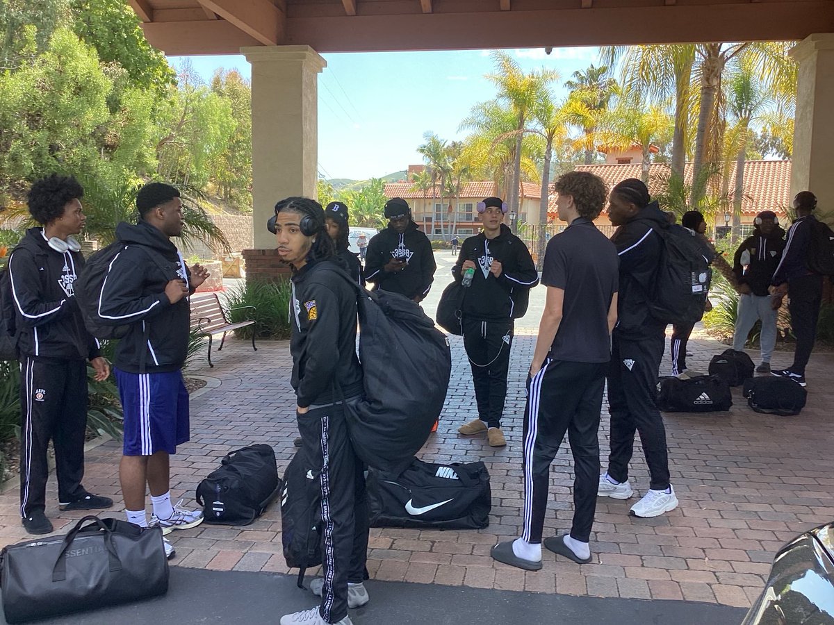 BABC⢠(@thebabc) on Twitter photo All 17 soldiers ( BABC â26 &â27) great job arriving at Logan at 3am for 5am transcontinental flight to Santa Ana. âŚ<a href="/3SSBCircuit/">3Stripes Select Basketball</a>⊠Session 1 begins tomorrow out West All 17 soldiers ( BABC â26 &â27) great job arriving at Logan at 3am for 5am transcontinental flight to Santa Ana. âŚ<a href="/3SSBCircuit/">3Stripes Select Basketball</a>⊠Session 1 begins tomorrow out West