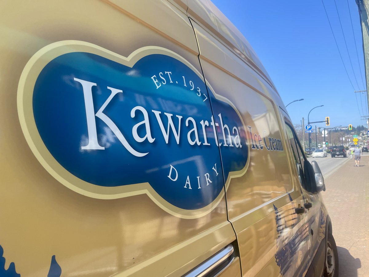 timfitzphoto's tweet photo. When you are walking in @whiterockcity and you think you’re the only one from @CityPtbo on the street, and then this van pulls up @kawarthadairy #gopetesgo #longwayfromhome https://t.co/oslnrYHqA8
