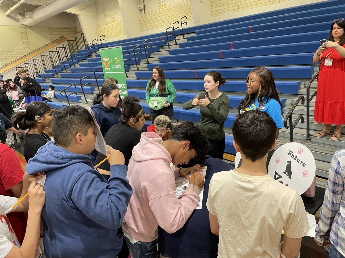 ExploreTJMS's tweet image. Seneca Careerapalooza at TJMS today for our 7th graders. Students were excited to learn about the amazing opportunities at Seneca HS! @TJPatriots @JCPSExploreEA @ExploreJCPS