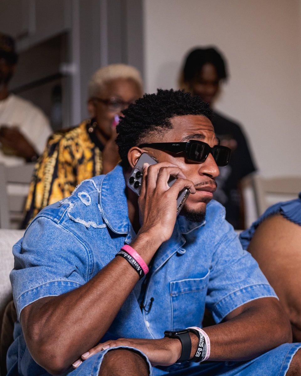 Azareyeh Thomas tweet media