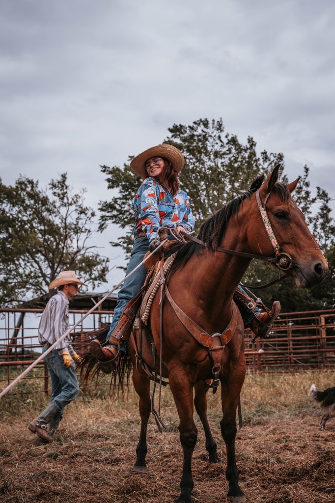 all smiles in the branding pen 

📸: <a href="/mangummicaela/">micaela</a>