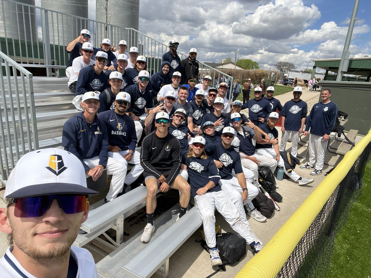 MMULancersBSB's tweet photo. LANCERS WIN ‼️ LANCERS WIN ‼️

LANCERS ADVANCE TO THE BRACKET CHAMPIONSHIP

Final Score: Lancers 10 - Doane 4 https://t.co/XuRrR2f5gg