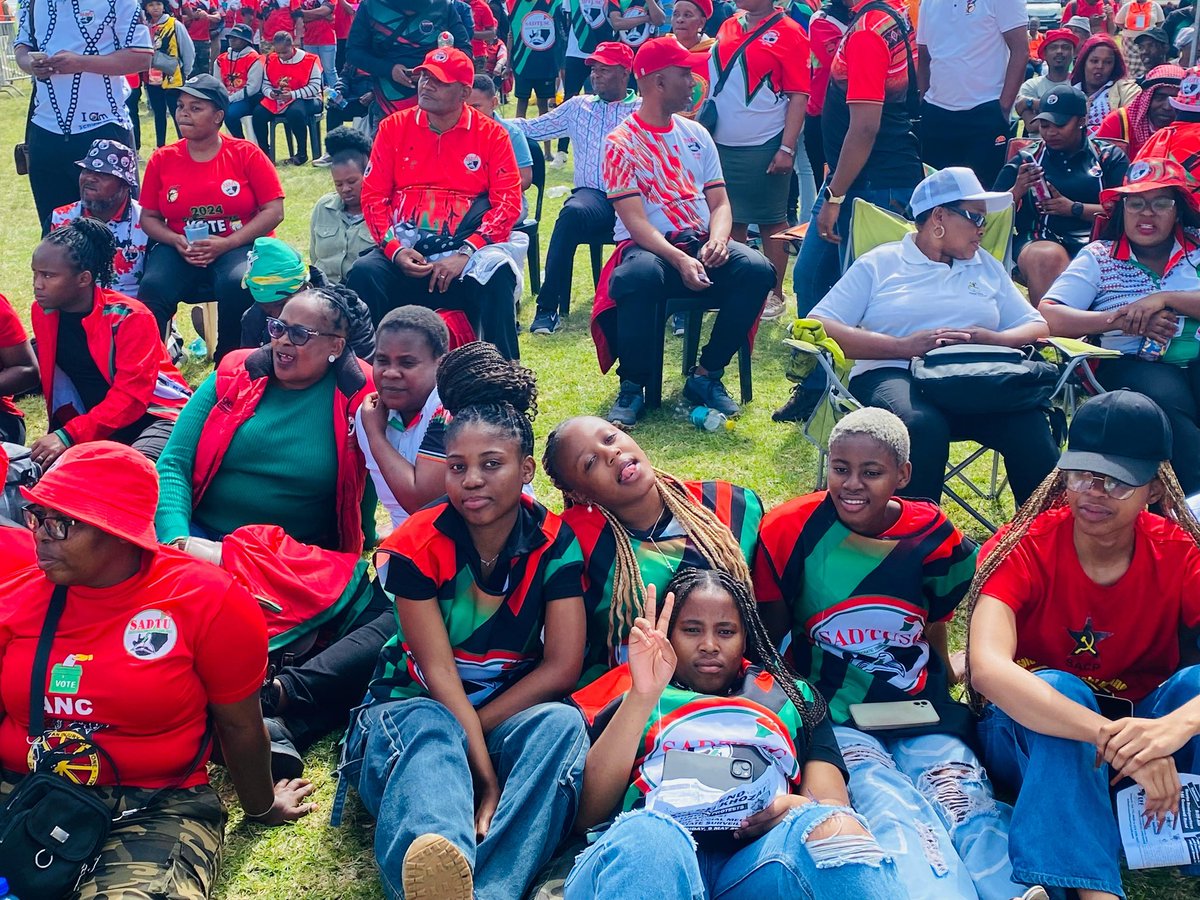 gpsadtusc's tweet image. [In Pictures] Cadres of SADTUSC Gauteng, led by Provincial Convener, Cde Tshiamo Chuma, attended the May Day celebrations in honour of workers, organised by COSATU at the Sharpeville Cricket Pitch, Sedibeng.

Issued by
SADTUSC Gauteng