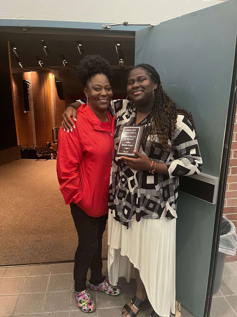 Crimson Honor Awards last night....Thank you for the acknowledgment Creekview!!!💪🏾💪🏾 <a href="/4StateSports1/">4 State Sports</a> <a href="/ShowtimeSports1/">Showtime Sports</a> <a href="/creekviewvolley/">Creekview High School Volleyball</a> <a href="/SoftballMustang/">🅜🅤🅢🅣🅐🅝🅖 🅢🅞🅕🅣🅑🅐🅛🅛</a> <a href="/McLennan_SB/">McLennan Softball</a> <a href="/2025TexasGlory/">2025 Texas Glory</a>
