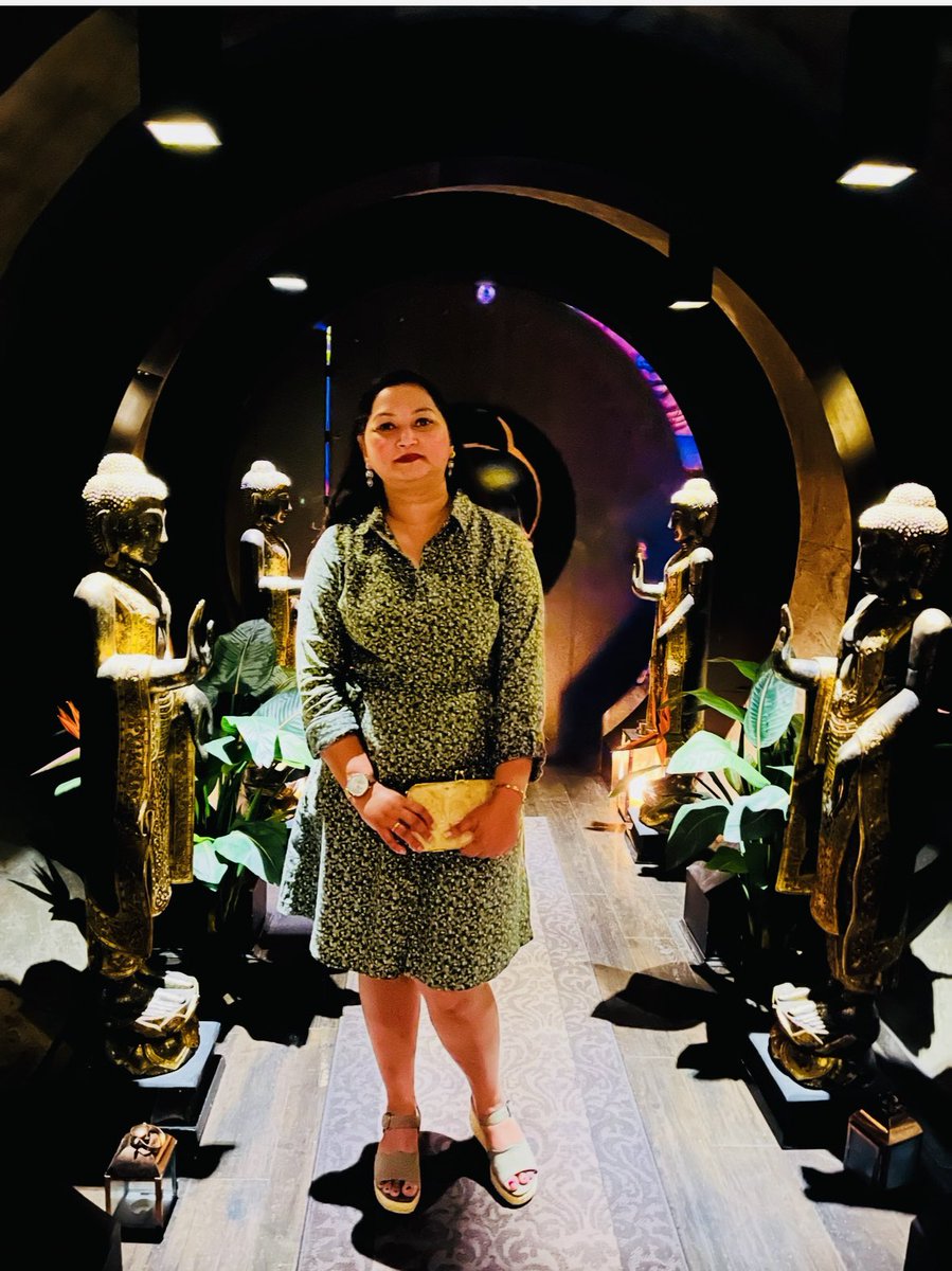 chaichatori11's tweet image. मेरा गुजरा वक्त मुझे लौटा दे,
बातों में खनक आंखो में फिर,
वो चमक लौटा दे ,
लोग मरते हैं औरों से मिलने को मगर ,
ऐ तकदीर मुझे तू एक बार फिर,
 मुझसे ही मिलवा दे..…..#Introspect ..#Rebelheart ♥️♥️🧿