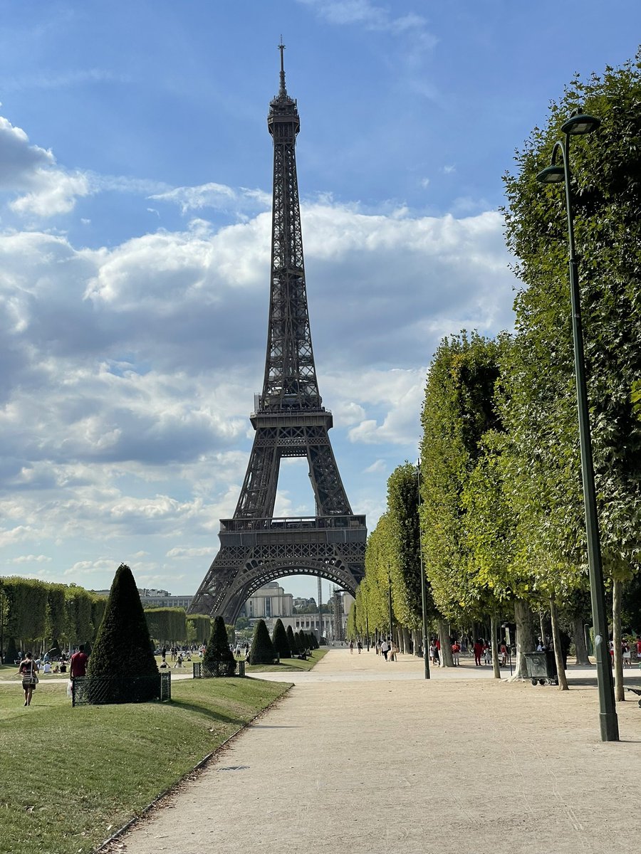 ParisWritingWorkshops (@pariswriting) on Twitter photo A few spots still open for our 2025 <a href="/ParisWriting/">ParisWritingWorkshops</a> Workshops 🇫🇷 *July 6-11 Novel Workshop with <a href="/laurengrodstein/">Lauren Grodstein</a> (pariswriters.com) + *Travel Memoir with <a href="/rolfpotts/">Rolf Potts</a> in Aug or Sept (rolfpotts.com/about/paris-wr…). Apply online for fast reply pariswritingworkshops.com #writing #Paris A few spots still open for our 2025 <a href="/ParisWriting/">ParisWritingWorkshops</a> Workshops 🇫🇷 *July 6-11 Novel Workshop with <a href="/laurengrodstein/">Lauren Grodstein</a> (pariswriters.com) + *Travel Memoir with <a href="/rolfpotts/">Rolf Potts</a> in Aug or Sept (rolfpotts.com/about/paris-wr…). Apply online for fast reply pariswritingworkshops.com #writing #Paris