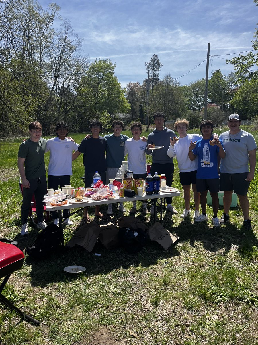 LHSMABoysLax's tweet photo. Annual Senior Skip Day on-campus cookout! Thanks boys! #GoLexLax #BraithreTharGachNi https://t.co/GX0wTGFIwV