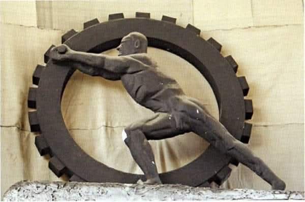 #1Mayıs İşçinin emekçinin bayramı  kutlu olsun. 💪

Kayseri Sümerbank bez fabrikası.

1935  “Çark çeviren Atatürk” heykeli. ⚙️