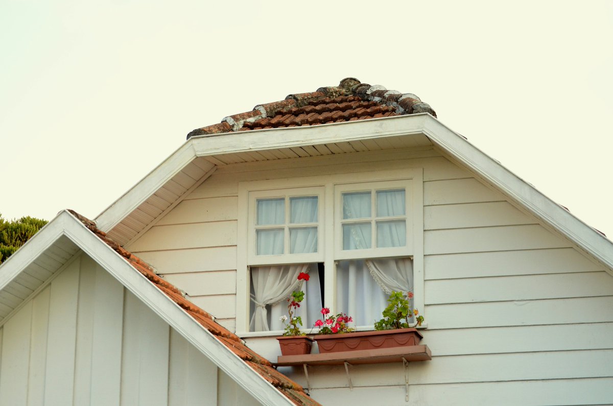 PTLInsurance's tweet image. 🏡🔑 Thinking your home insurance covers everything… until it doesn’t? Don’t let a leaky roof or unexpected mishap catch you off guard! Let’s make sure your home is truly protected. 🏠🛡️ #HomeSweetHome #InsuranceProtection