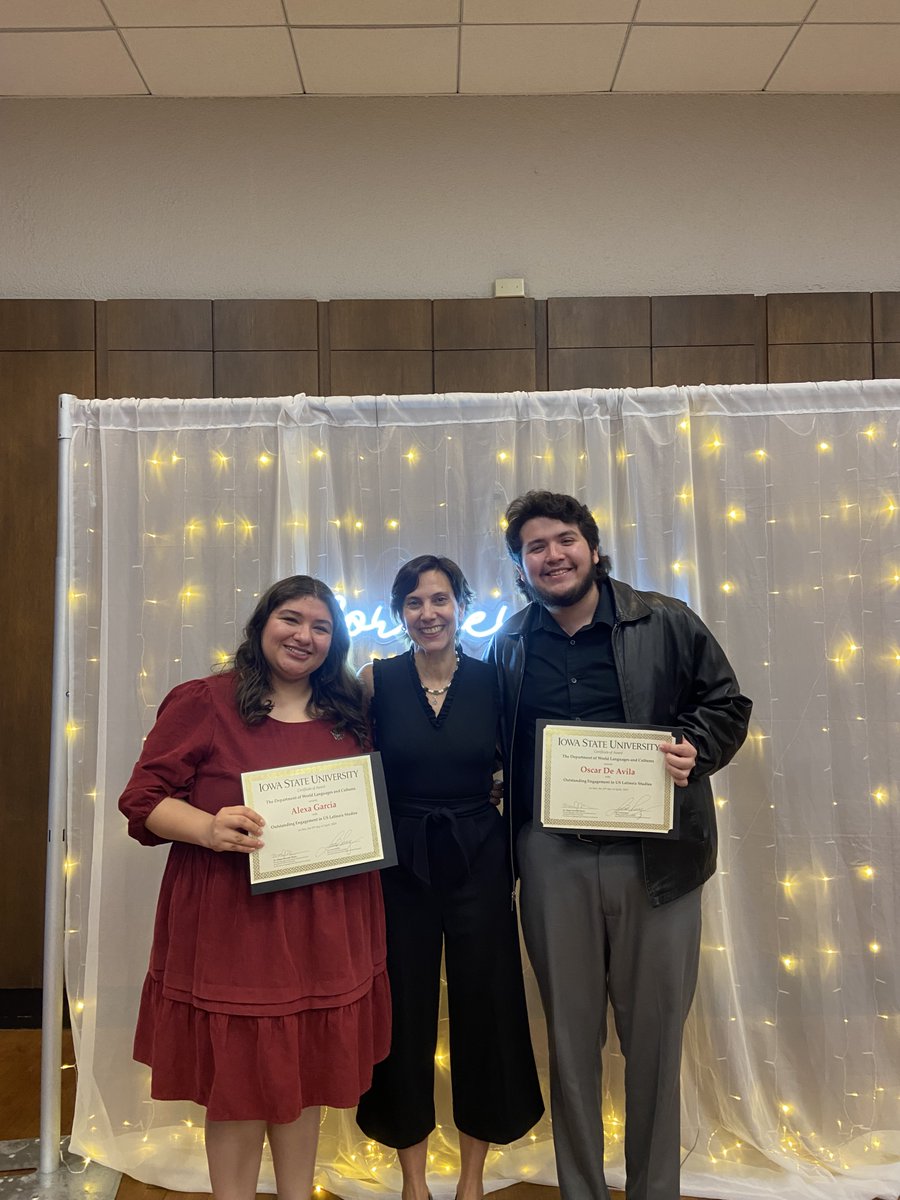 Congratulations to Alexa and Oscar, the U.S. Latino/a Studies Oral History Scholarship Interns, on receiving the "Outstanding Engagement in U.S. Latino/a Studies" awards at the WLC Awards Ceremony! Reach out to them to learn more about their work on the USLS Oral History Project!