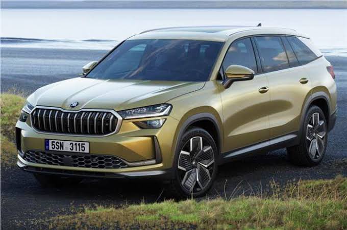 April Car Sales 2025 (Dealer Dispatched Numbers) 

Total - 3.53 lakh units 

Maruti - 1.38 lakh 
Mahindra - 52,330
Tata - 45,199
Hyundai - 44,374
Toyota - 24,833
KIA - 23,623
Skoda - 7,302
MG - 5,829
Honda - 3,360
VW - 2851
Renault - 2,602
Nissan - 1,825
Citroen - 339
Jeep - 300