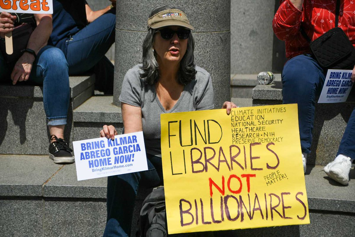Trenton says BRING KILMAR ABREGO GARCIA HOME NOW in front of the New Jersey State Capitol.
We're taking to the streets nationwide for May Day. Find a rally today: loom.ly/Ln-Cz80 #mayday #bringkilmarhome