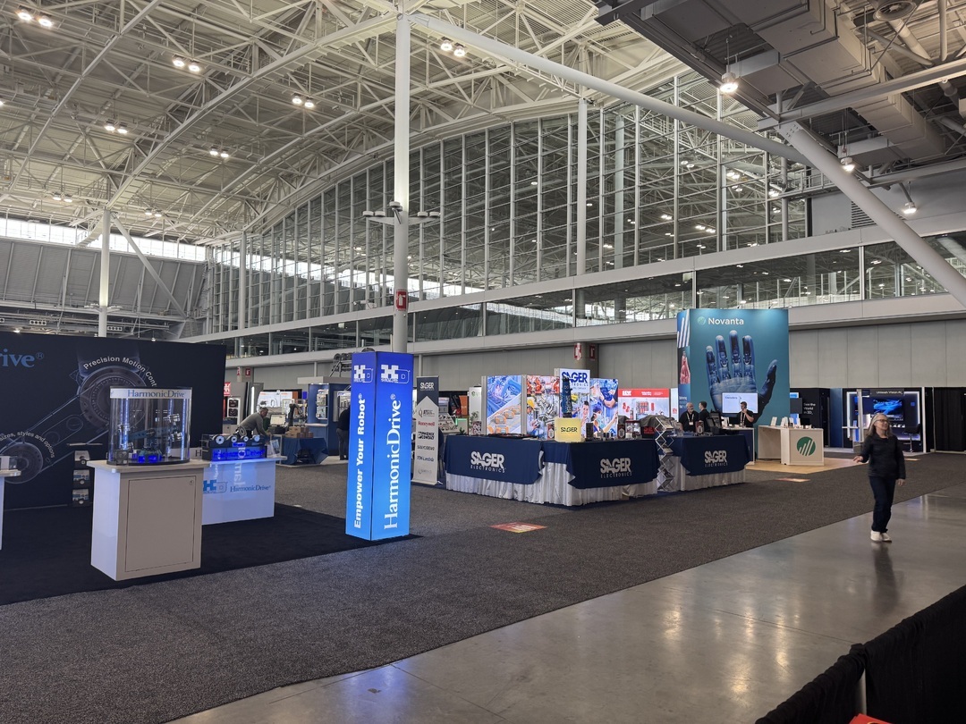 MearthanePC's tweet image. 🤖 MPC is at the #RoboticsSummit!
CJ is out there connecting with innovators and talking custom #PolyurethaneSolutions for #Robotics &amp;amp; #Automation.

Here&apos;s a look at the exhibit floor this morning 👇
Let&apos;s connect: bit.ly/3EONn8u

#CustomManufacturing #RoboticsInnovation