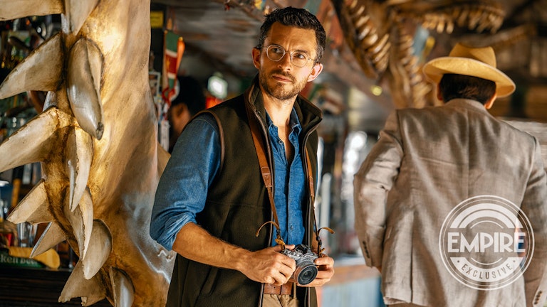 FilmFrontline's tweet photo. A fresh look at Jonathan Bailey in Jurassic World: Rebirth is here — and it’s epic.
(Via: @empiremagazine)
#JonathanBailey #JurassicWorldRebirth #JurassicWorld #DinosaurSaga #BaileyInAction #MovieNews #EmpireMagazine #HollywoodCast #NewEraJurassic https://t.co/Hbk1KweD2C