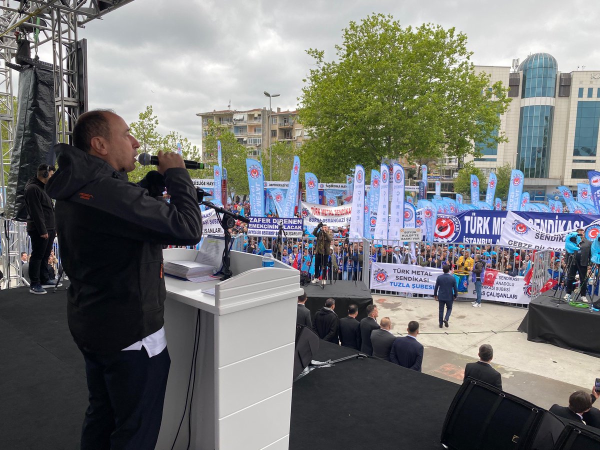 1 Mayıs Emek ve Dayanışma Günü’nü Kartal’da   Türk -İş konfederasyonu olarak emeğin, alın terinin ve dayanışmanın simgesi olan 1 Mayıs’ı bu yıl da coşkulu bir şekilde Kartal’da kutladık. İşçi sınıfının birliğini, mücadele kararlılığını ve dayanışma ruhunu  hepbirlikte  haykırdık.