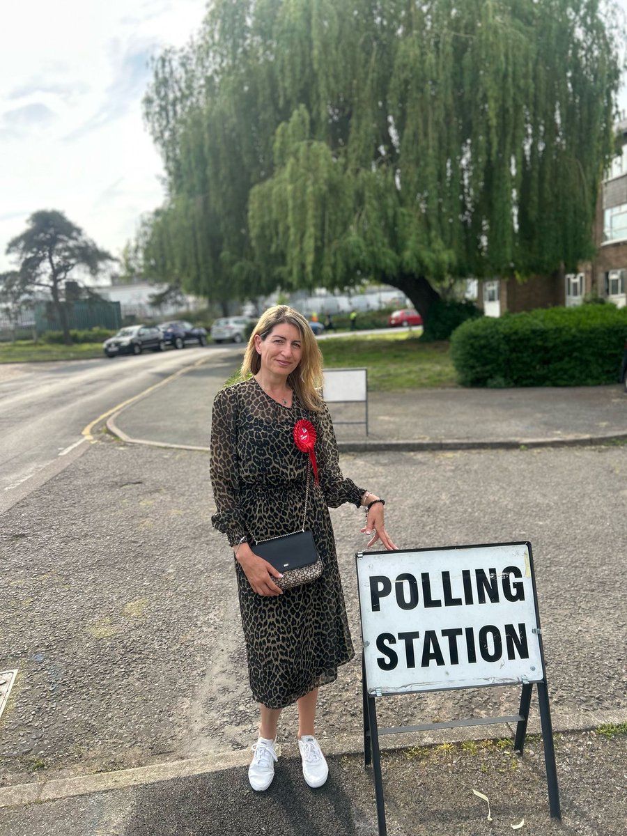 🗳 Herts County elections are on today, and polling stations are open until 10pm. 

👤 Don't forget to bring photo ID with you when you vote. 

🌹 And remember to vote Labour.