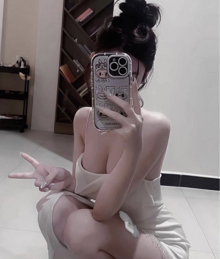 我发现我真的不是当坏女人这块料 无论我怎么装坏都会透露出一股可爱呆萌无辜感 我一直是个很好的宝宝