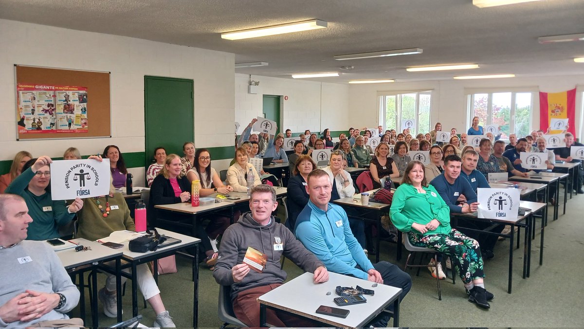 renamcg's tweet photo. Supporting pension parity in Gort Community School, Co. Galway #pensionparity #badgeweek #Forsaschoolsecretaries @forsa_union_ie @Forsaschoolsecs https://t.co/6p4jpbAbnV