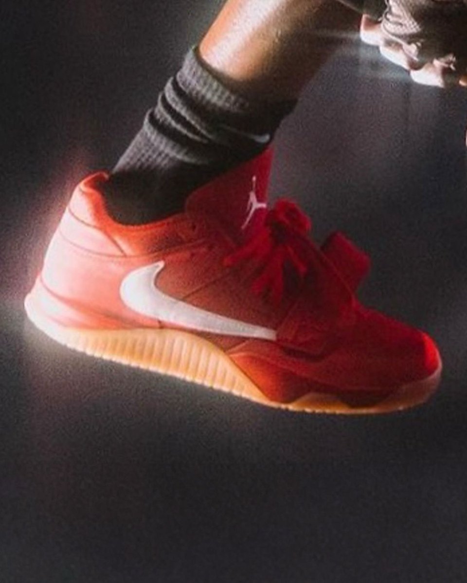 JustFreshKicks's tweet photo. Travis Scott wearing the Jordan Jumpman Jack "Red/Gum" in his latest music video ❤️ https://t.co/kKnbTcgV3A