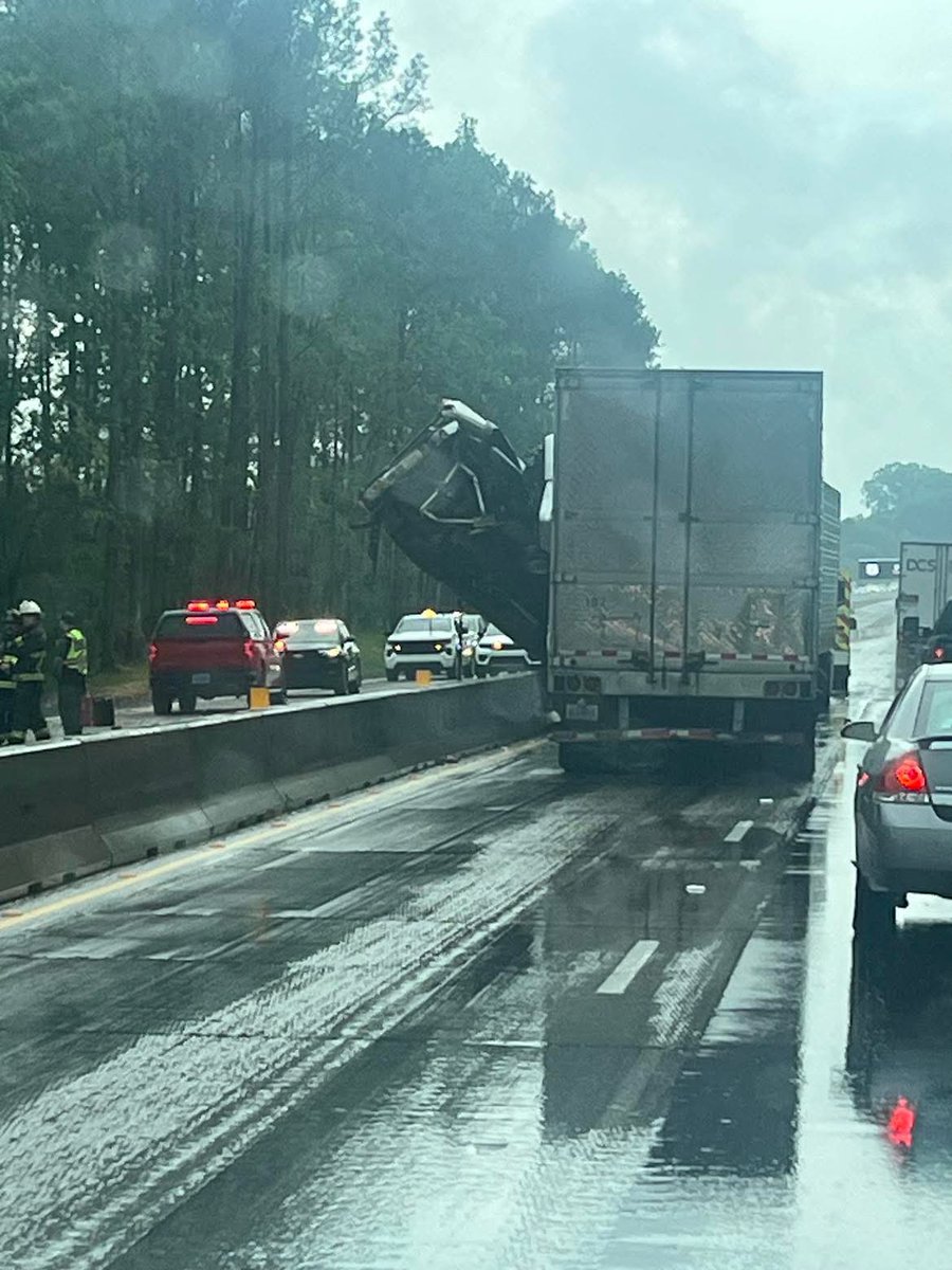 spann's tweet photo. I-59 south at Trussville. Four minor injuries reported. https://t.co/UzzGjQjxdt