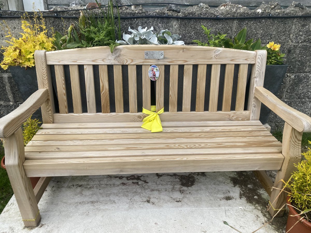 Good to visit one of my former clubs <a href="/newquay_afc/">Newquay AFC</a> for tonight’s U18 schools final between @truroschool v <a href="/Tretherras/">Newquay Tretherras</a>. Great to see the memorial bench for one of <a href="/newquay_afc/">Newquay AFC</a> own #hammy