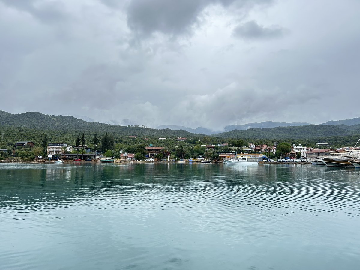 Hayat,güzelliği fark edebilen gözler için
Sanat eseri olmaya devam ediyor…

Akşam güzellikler getirsin 

 #1Mayıs